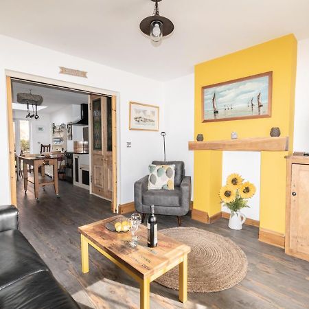 Stylish 2 Bedrooms Cosy & Bright Cottage, Pet Friendly, Sleeps 5, Titchfield Village - Summer Special Offer!! - By Blue Puffin Stays Eksteriør bilde