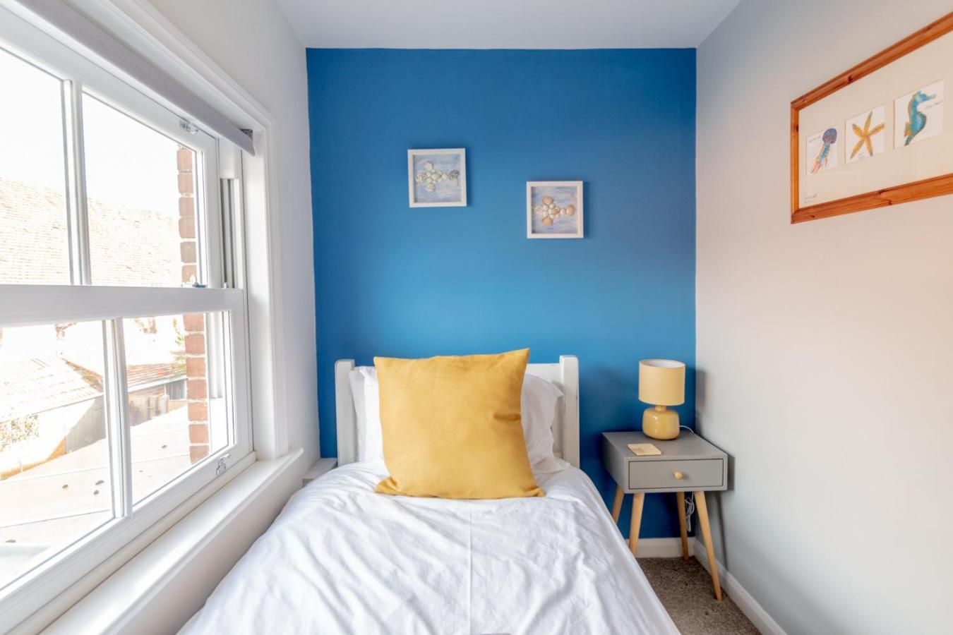 Stylish 2 Bedrooms Cosy & Bright Cottage, Pet Friendly, Sleeps 5, Titchfield Village - Summer Special Offer!! - By Blue Puffin Stays Eksteriør bilde