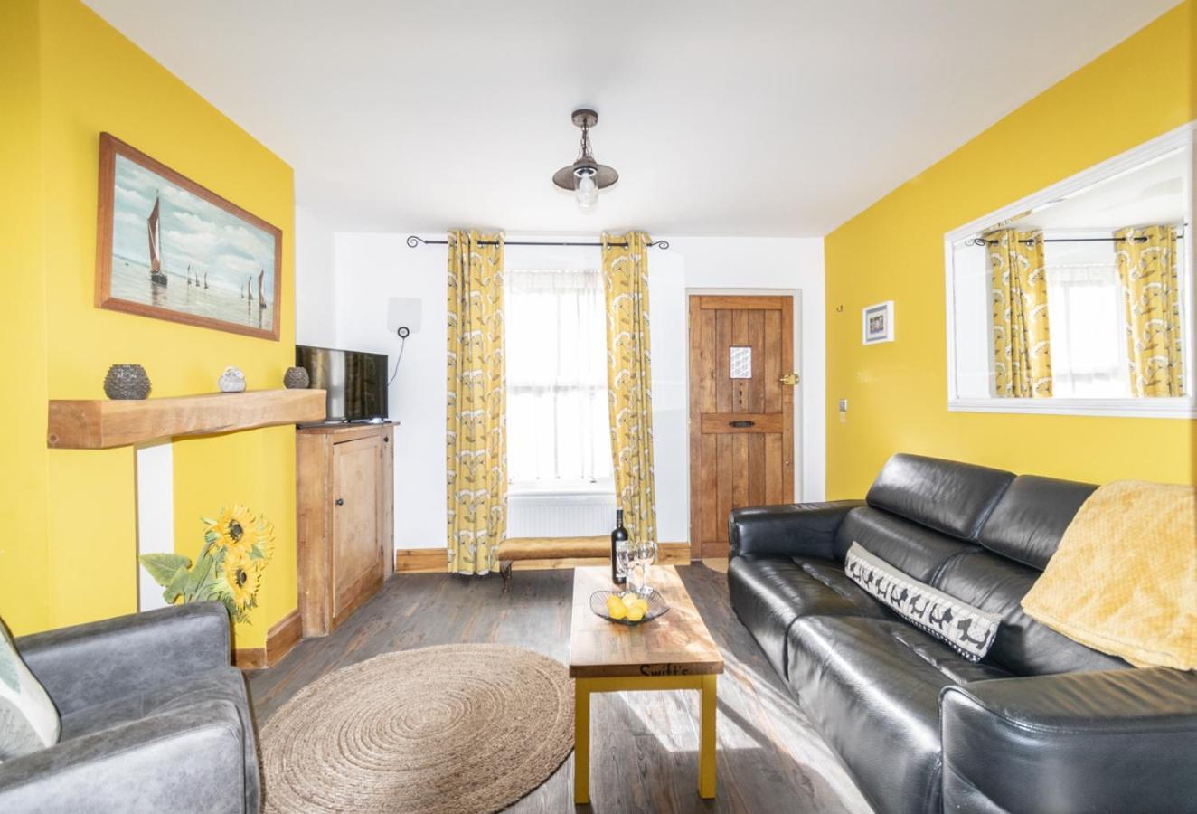 Stylish 2 Bedrooms Cosy & Bright Cottage, Pet Friendly, Sleeps 5, Titchfield Village - Summer Special Offer!! - By Blue Puffin Stays Eksteriør bilde