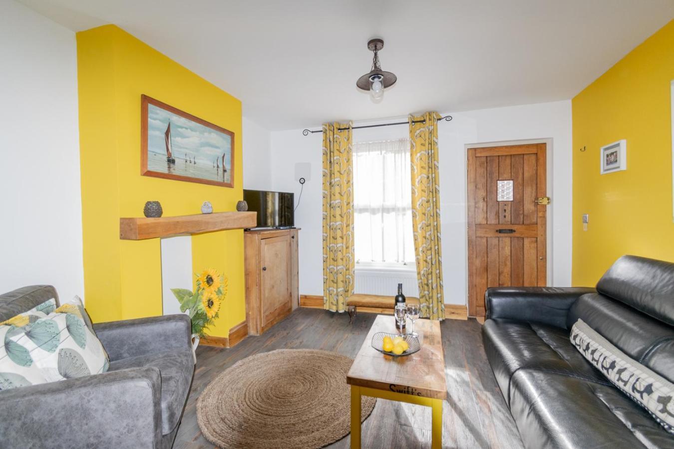 Stylish 2 Bedrooms Cosy & Bright Cottage, Pet Friendly, Sleeps 5, Titchfield Village - Summer Special Offer!! - By Blue Puffin Stays Eksteriør bilde